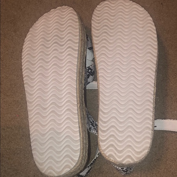 Pierre Dumas size 10 snakeskin platform sandals - Picture 6 of 8